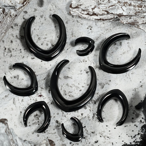 Black V Saddle Metal Ear Gauge / Plug