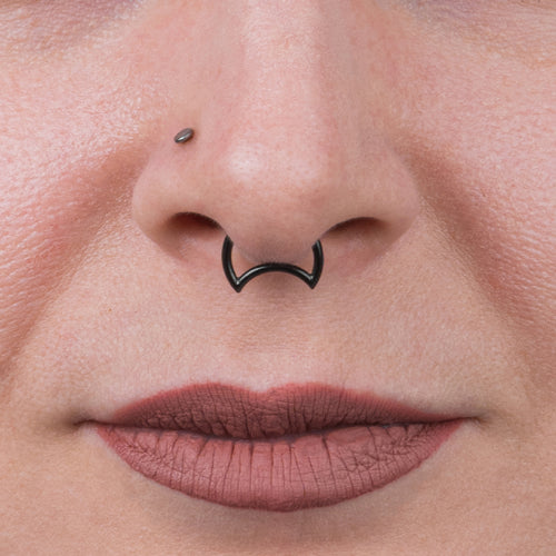 Titan Crescent Mond anscharfen Septum Ring 1,2 mm Gauge in Schwarz