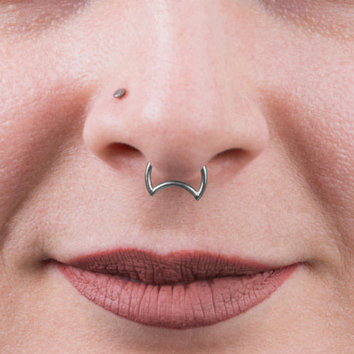 Titan -Halbmondmond, Septum Ring 1,2 mm Gauge in Silber