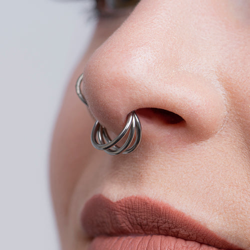 Open gestapelter Septumring mit Titan in Silber, 1,2 mm Gauge