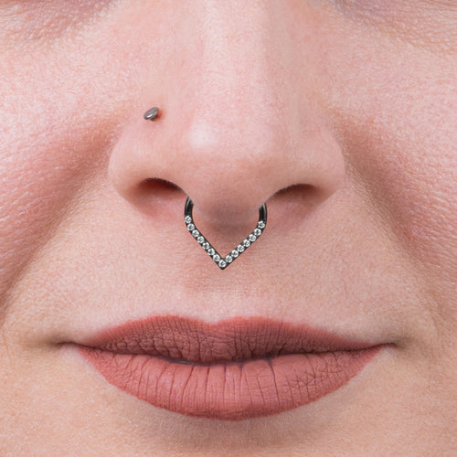 Titanscharnern -Tränenring -Septumring 1,2 mm in Schwarz mit klaren Edelsteinen