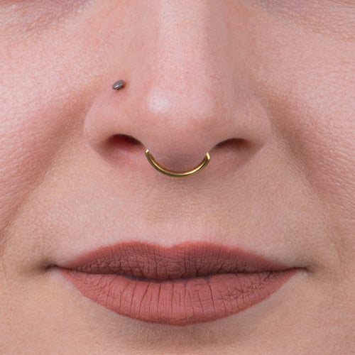 Titanmarquise -Septumring 1,2 -mm -gauge in Gold angelenkt