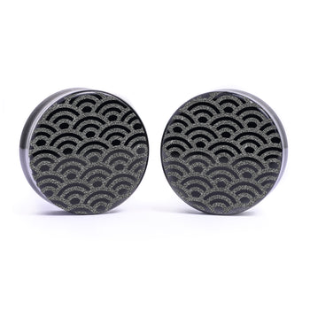 Seigaiha Muster Plug / Gauge - Schwarzes Glas | Doppelaufgeweitet mit flachem Gesicht