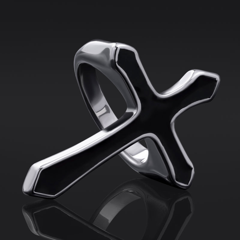 Bague croix en acier noir