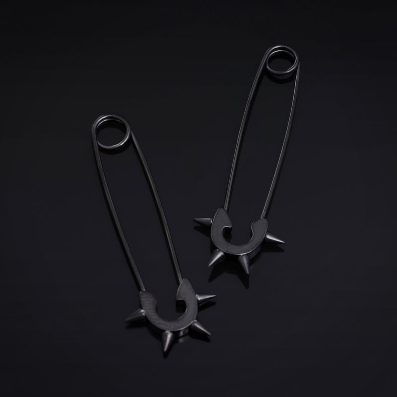 Boucles d'oreilles épingle de sûreté noires à pointes en acier inoxydable - paire