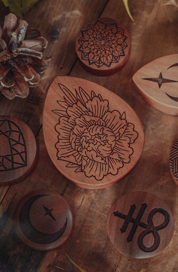 Shop By Colour – Custom Plugs