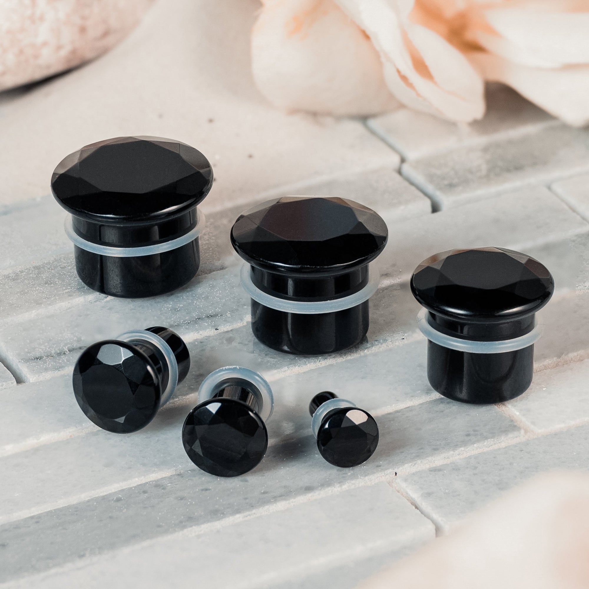 Schwarzer facettierter Obsidian Single Flare Glas Plug / Gauge