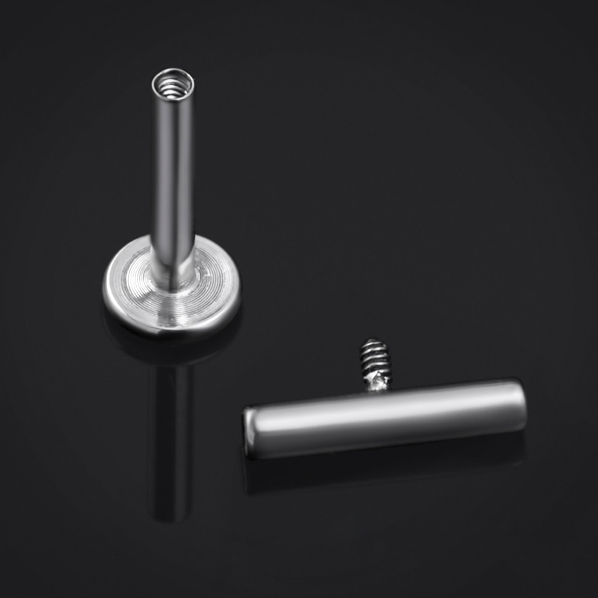 Piercing labret en titane cylindrique argenté à filetage interne, calibre 1,2 mm