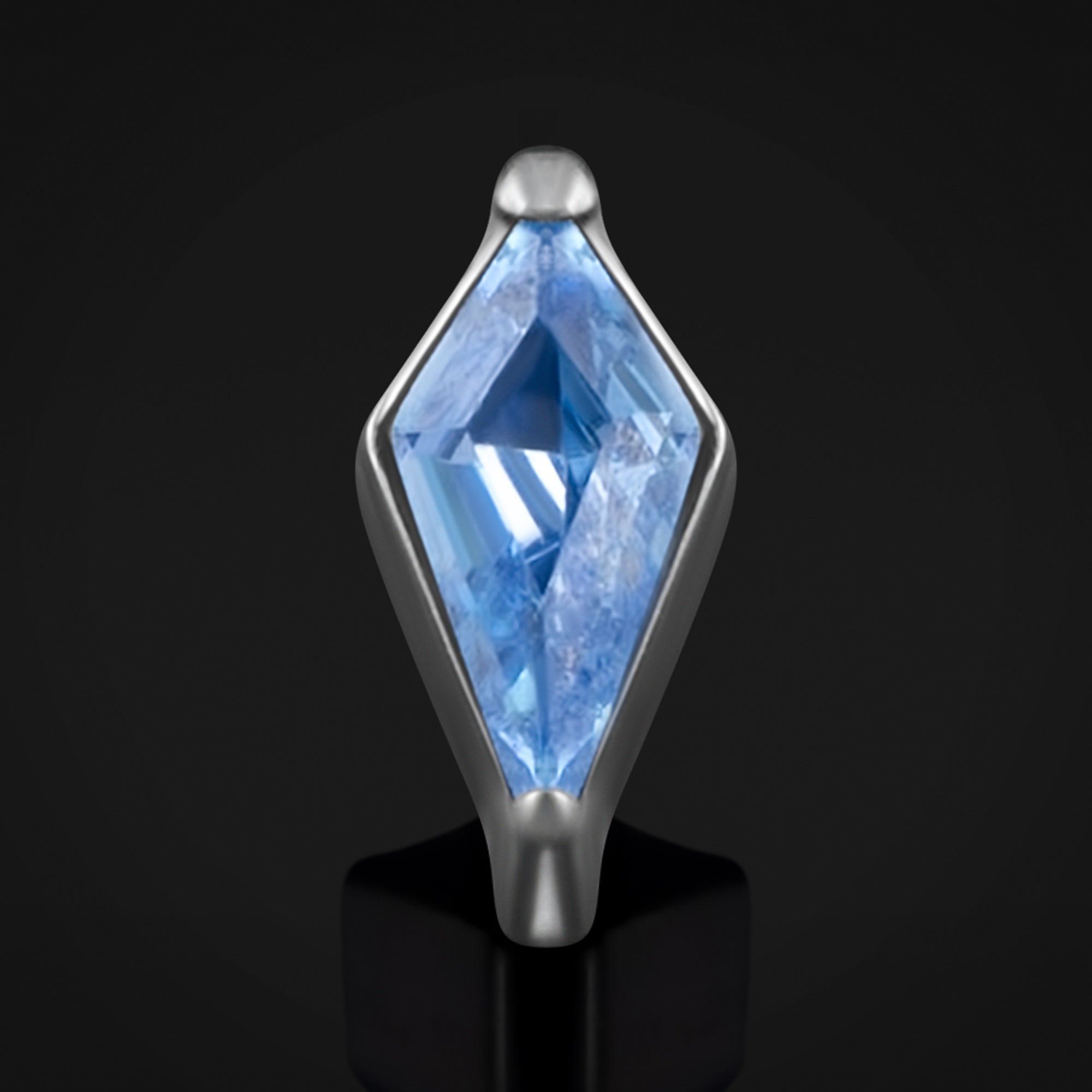 Labret Top, Silver, Blue Jewel Rhombus, Internally Threaded, Titanium