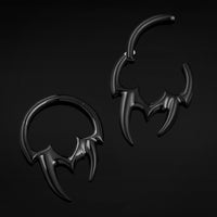 Clicker de septum, noir, spike tribal asymétrique, titane ASTM F136