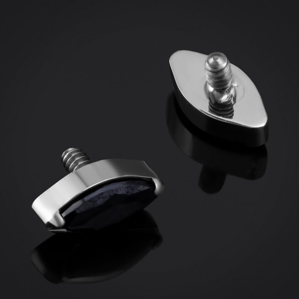 Labret-Top, Silber, Gotisches Kreuz, Innengewinde, Titan
