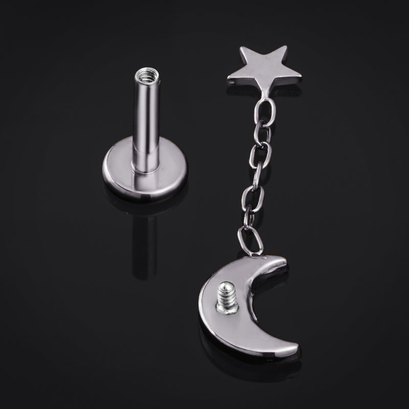 Piercing labret, argent, lune et étoile martelées, filetage interne, titane, calibre 1,2 mm