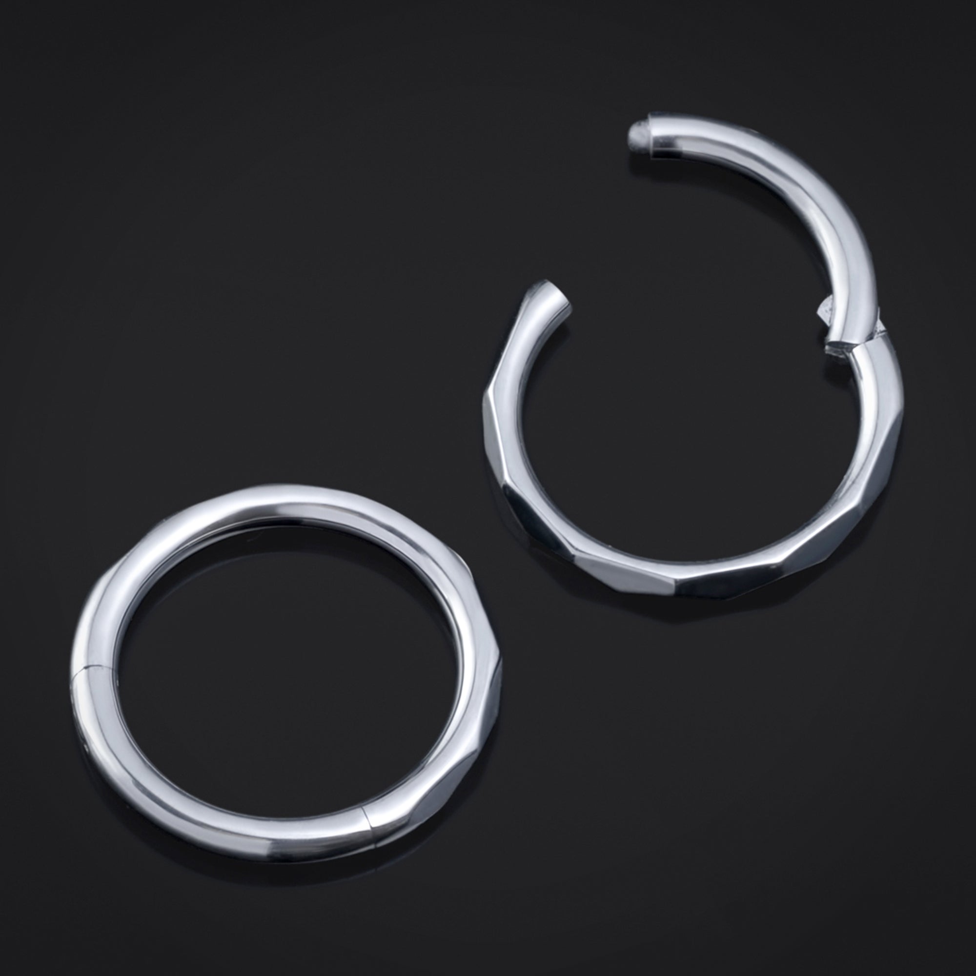 Piercing de narine, anneau segment facetté, argent, titane ASTM F136