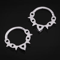 Clicker pour septum, chaîne à pointes argentée, cœur noir serti de pierres, titane ASTM F136