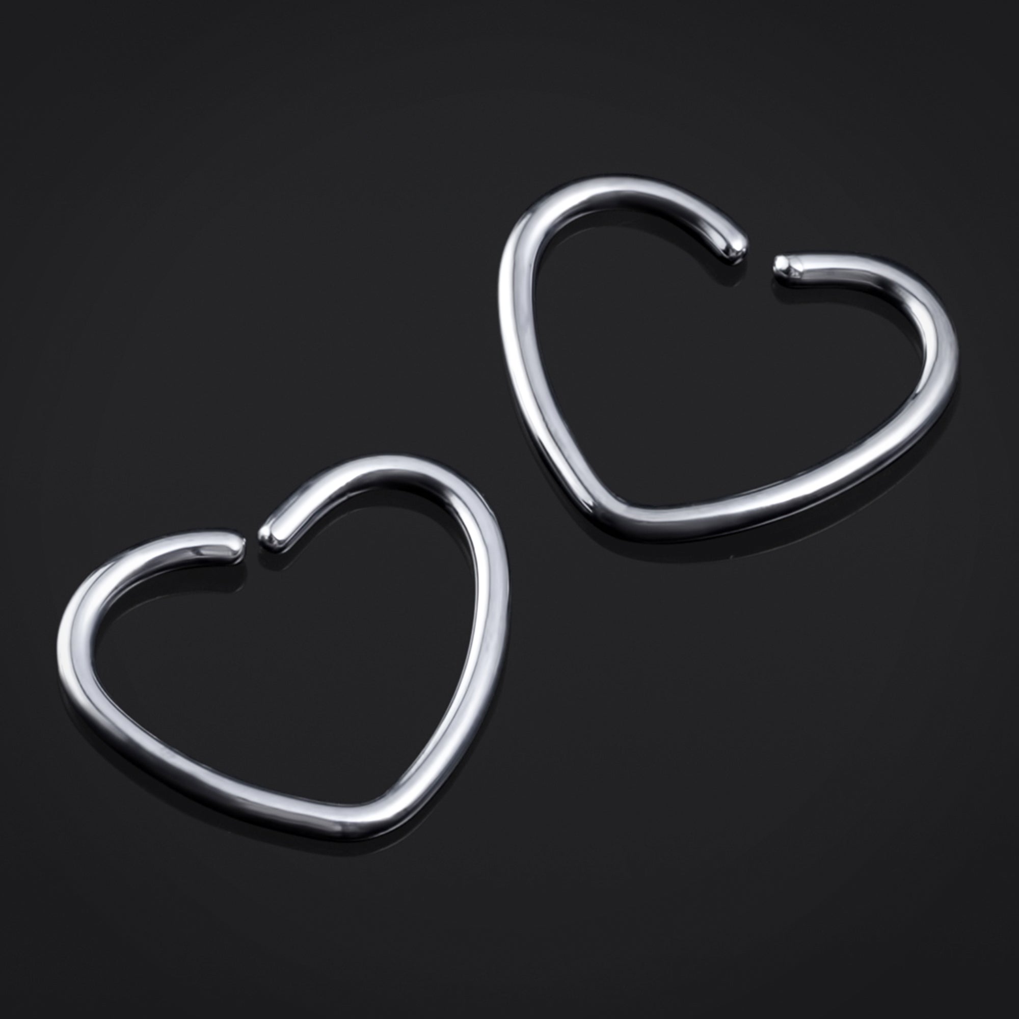 Anneau Daith sans couture, cœur argenté, titane G23