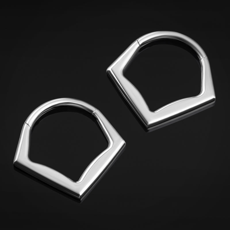 Septum clicker, argenté, pointe en chevron, titane ASTM F136