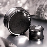 Plug d'oreille pour Stretching, pierre d'hématite concave à double collerette / Jauge
