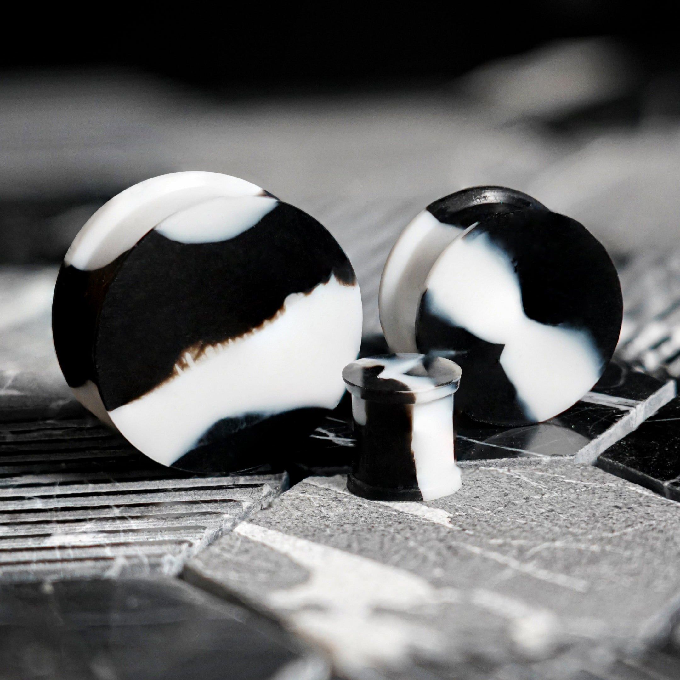 White & Black Solid Marble Effect Silicone Ear Stretching Plug / Gauge