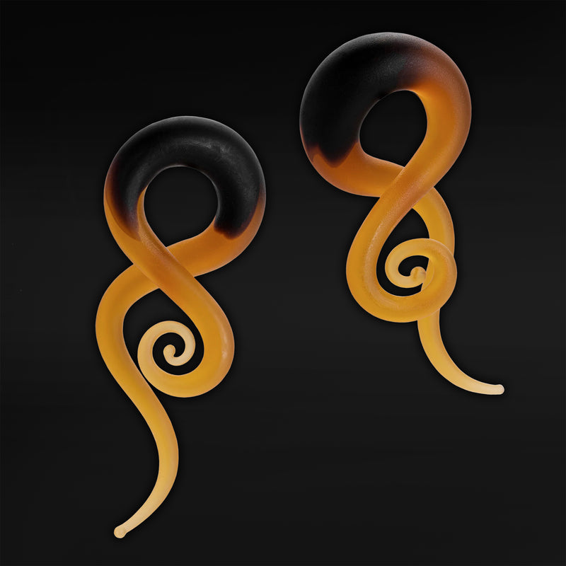 Pendants d'oreille spirale en verre orange & noir - Paire