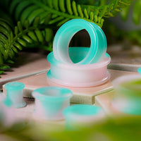 Tunnel d'oreille en silicone effet marbre vert clair & rose