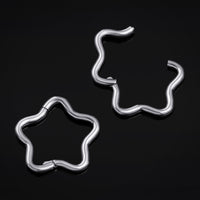 Anneau de nez articulé étoile argentée en titane ASTM F136, calibre 1,2 mm