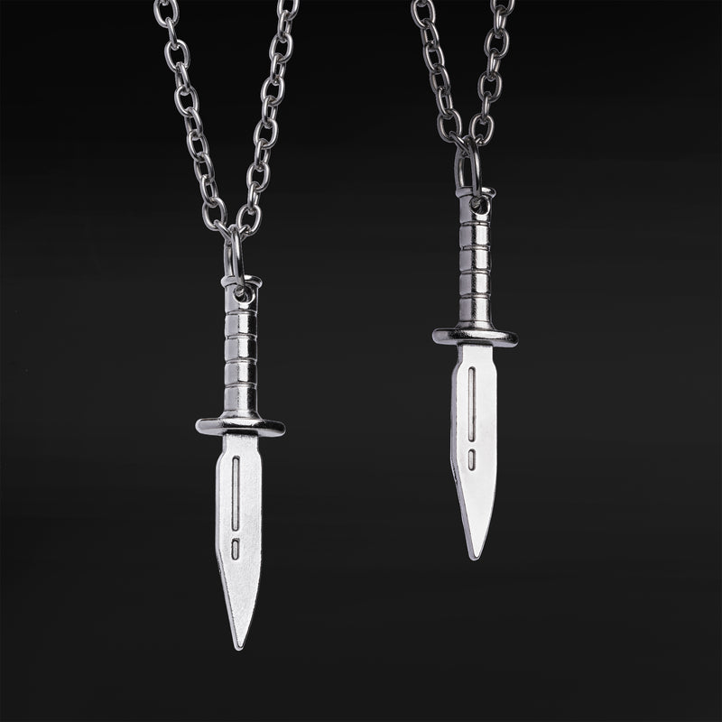Collier poignard argenté