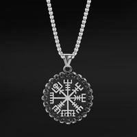 Collier pendentif rune en argent