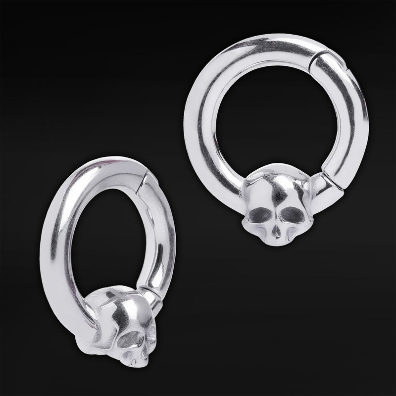 Pendants d'oreille anneau crâne en acier argenté - Paire