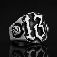 Bague gothique 13 porte-malheur argentée