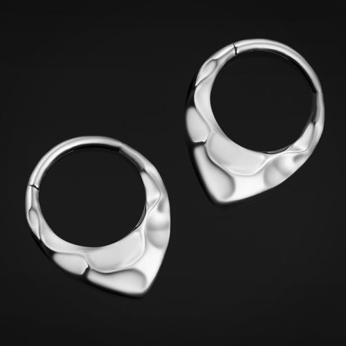 Silver, Septum, Hammered Teardrop, ASTM F136 Titanium, Segment Clicker, 1.2mm