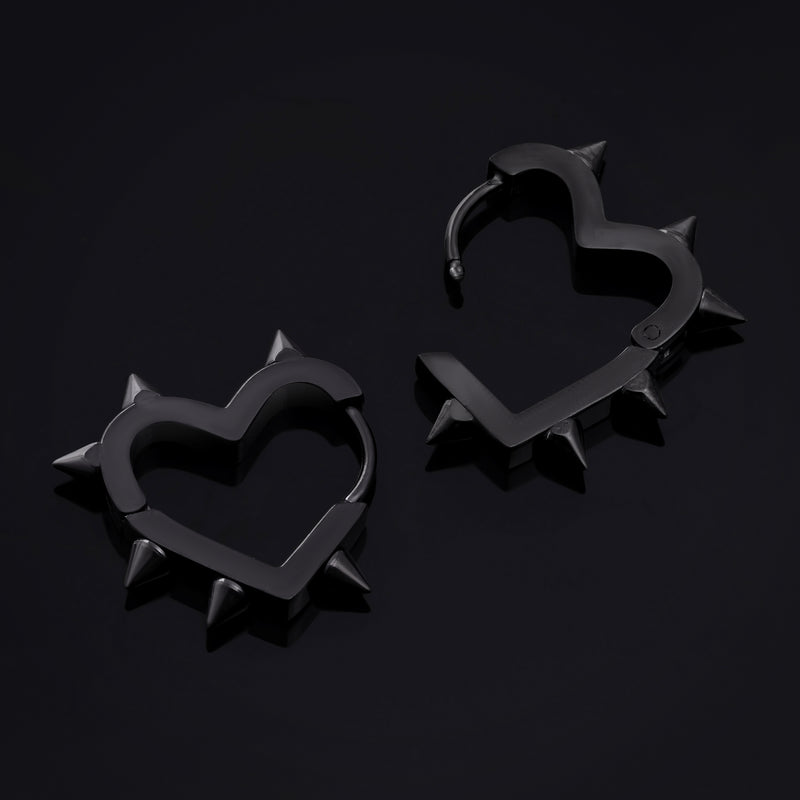 Boucles d'oreilles créoles Huggie, noires, cœur clouté, acier inoxydable - paire