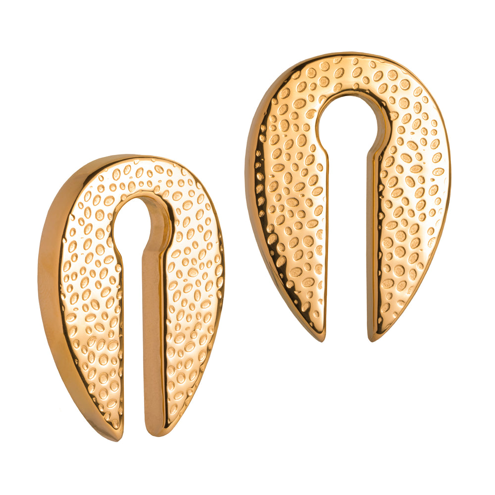 Gehämmerte goldfarbene Schlüsselloch-Ohrgewichte – Paar