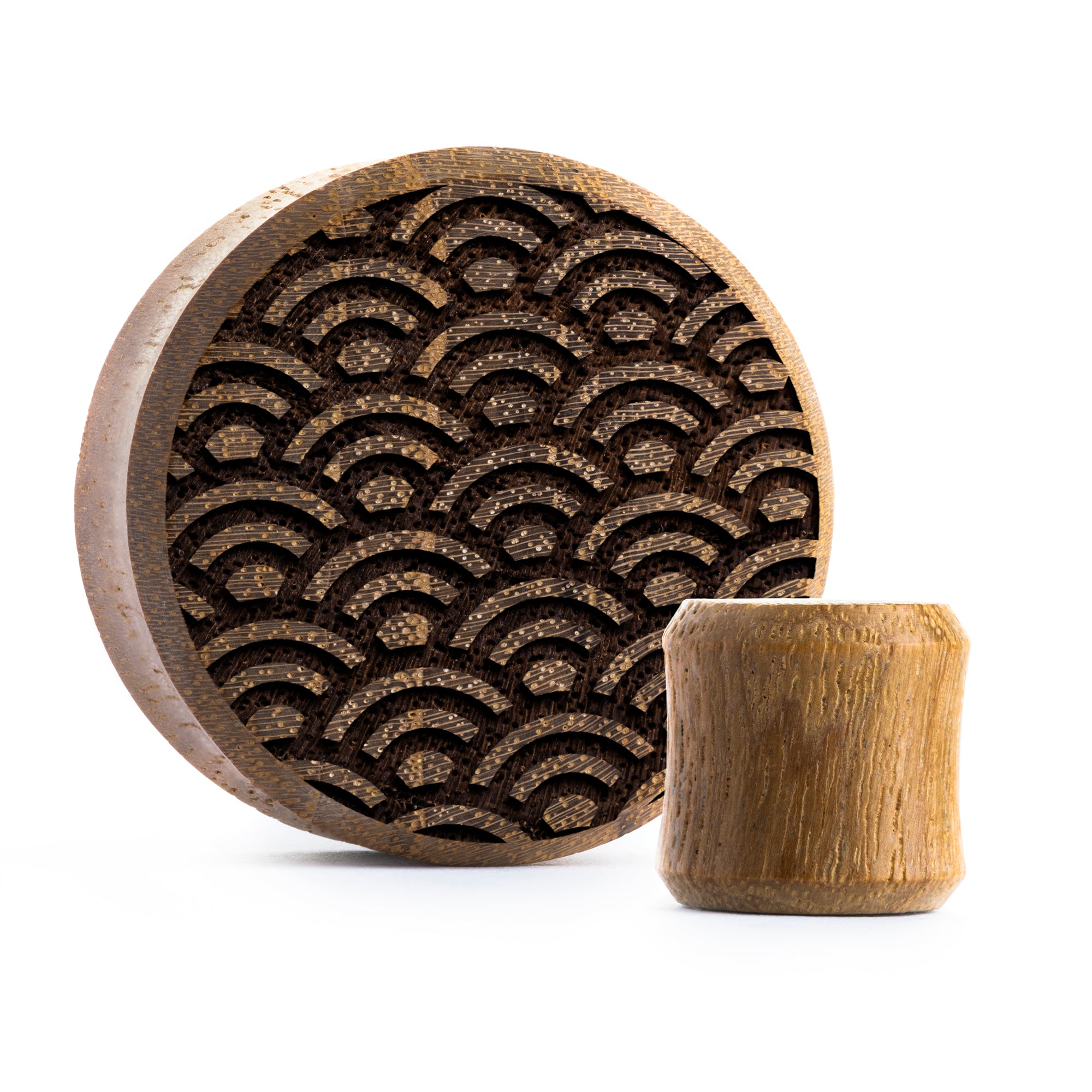 Seigaiha Muster Plug / Gauge - Teakholz | Doppelaufgeweitet mit flachem Gesicht