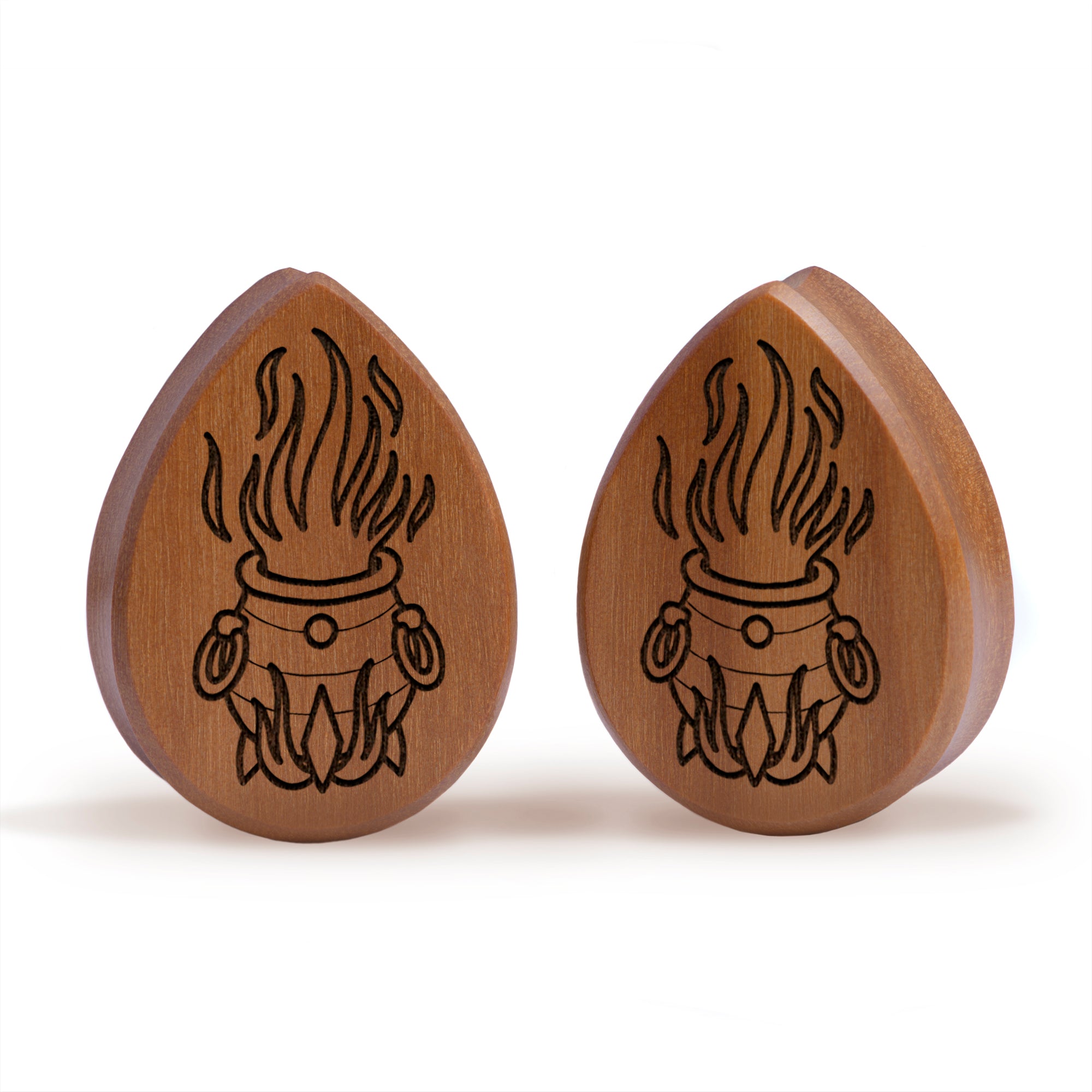 Alternative Tattooed man wearing 90er Retro Flammen Plug / Messgerät - Saba Holz | Flache Doppel-Dehnungsstäbchen