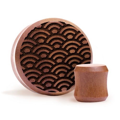 Seigaiha Muster Plug / Gauge - Saba Wood | Doppelaufgeweitet mit flachem Gesicht